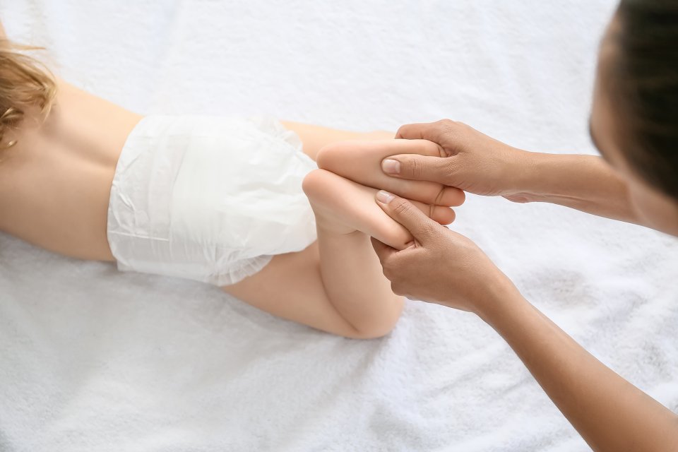 zentrum_fuer_physiotherapie_-_behandlung_kind_baby